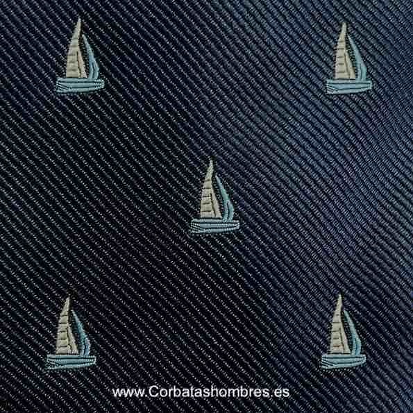 CORBATA NAUTICA AZUL MARINO CON BARCOS VELEROS PEQUEÑOS 