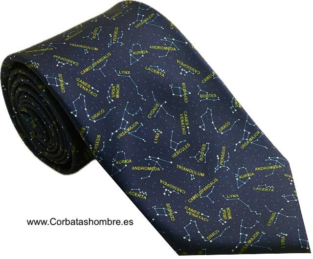 CORBATA AZUL CON ESTRELLAS Y EL NOMBRE DE LAS CONSTELACIONES 