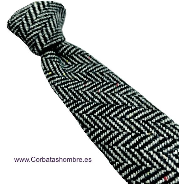 CORBATA DE LANA TELA TWEED ESPIGADA NEGRA Y BLANCA 